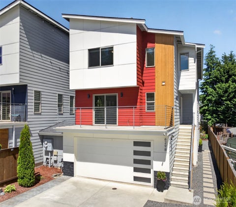 Photo of 629 Bing Road RD #B, Lynnwood, WA 98036 (MLS # 2543813)