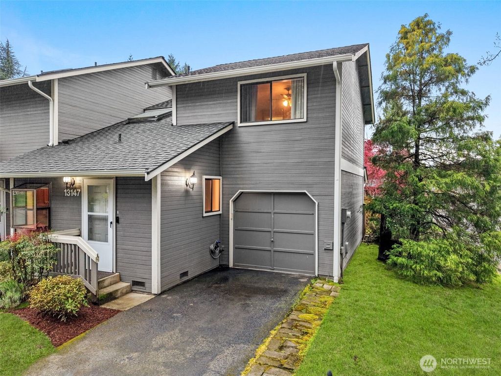 Photo of 13147 113th Place NE, Kirkland, WA 98034 (MLS # 2507895)