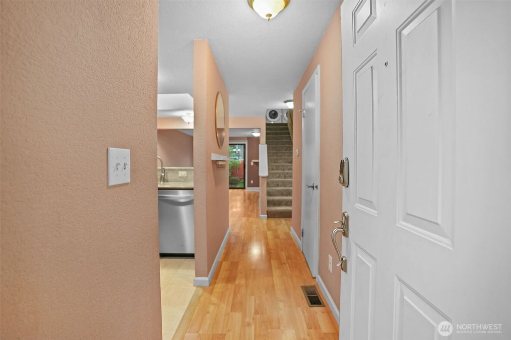 Photo of 13147 113th Place NE, Kirkland, WA 98034 (MLS # 2507895)