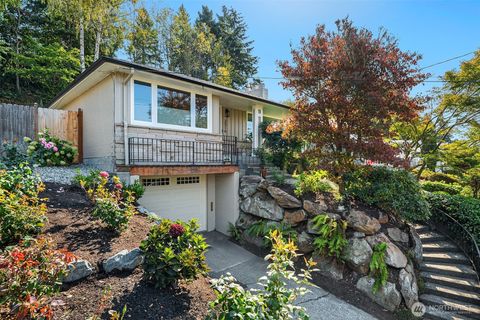 Photo of 3516 31st Avenue W, Seattle, WA 98199 (MLS # 2441882)