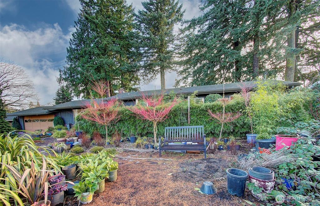Photo of 1101 NE 64th St, Vancouver, WA 98665 (MLS # 2487885)
