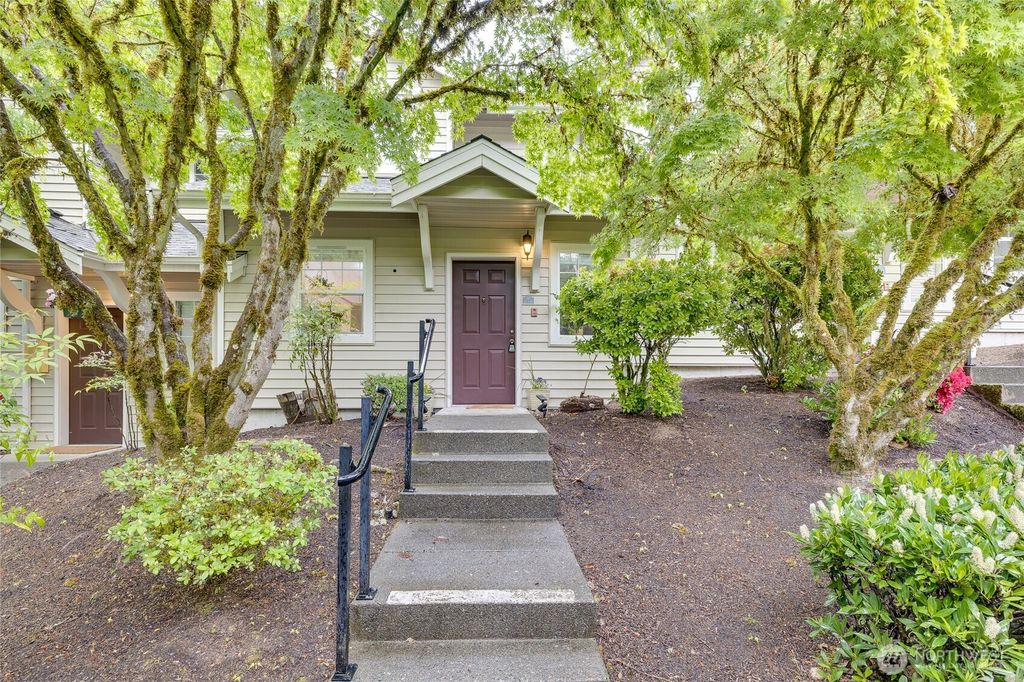 Photo of 2300 Jefferson Avenue NE #G-128, Renton, WA 98056 (MLS # 2524233)