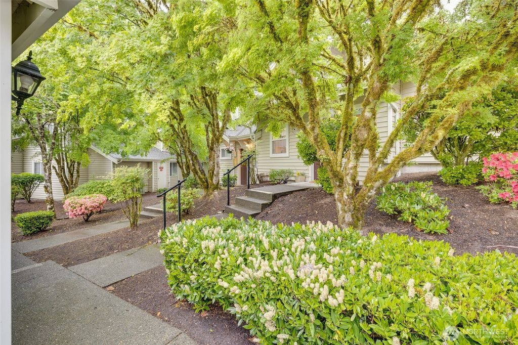 Photo of 2300 Jefferson Avenue NE #G-128, Renton, WA 98056 (MLS # 2524233)