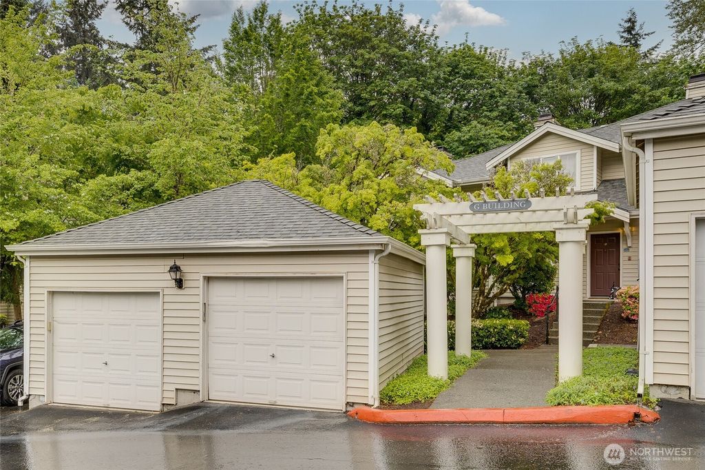 Photo of 2300 Jefferson Avenue NE #G-128, Renton, WA 98056 (MLS # 2524233)
