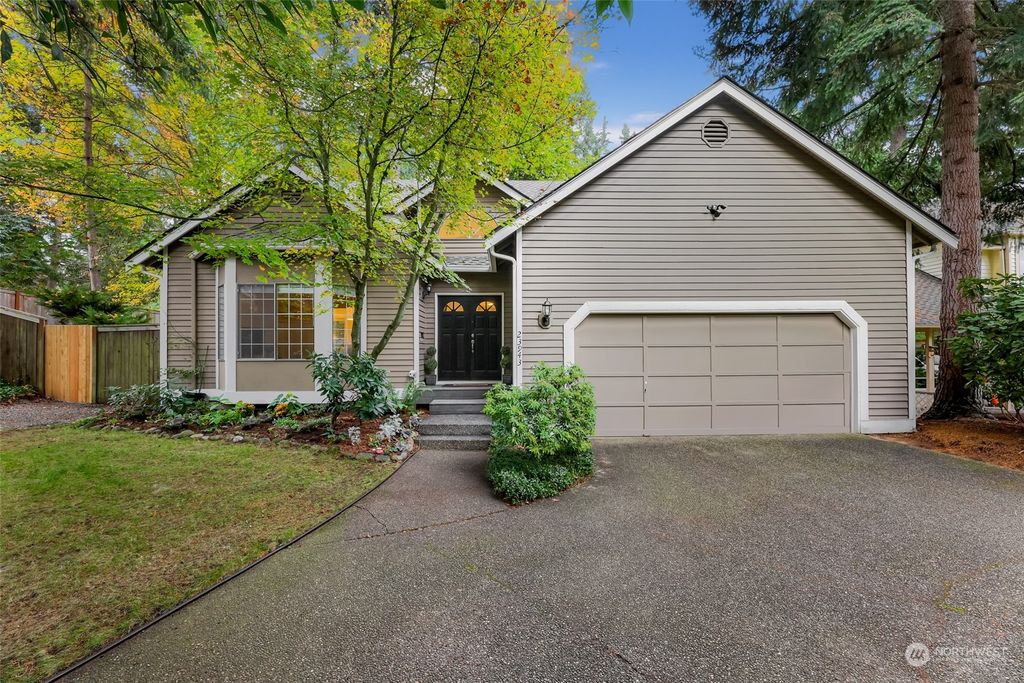 Photo of 23943 SE 42nd Place, Sammamish, WA 98029 (MLS # 2176415)