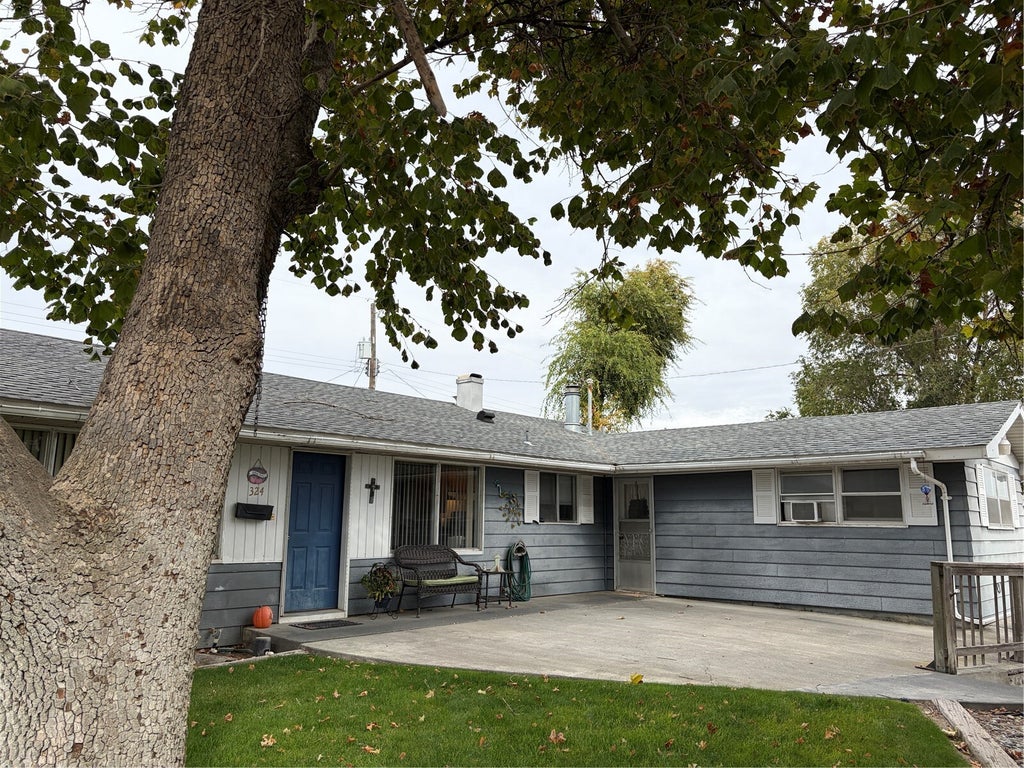Photo of 324 N Dale Road, Moses Lake, WA 98837 (MLS # 2595438)