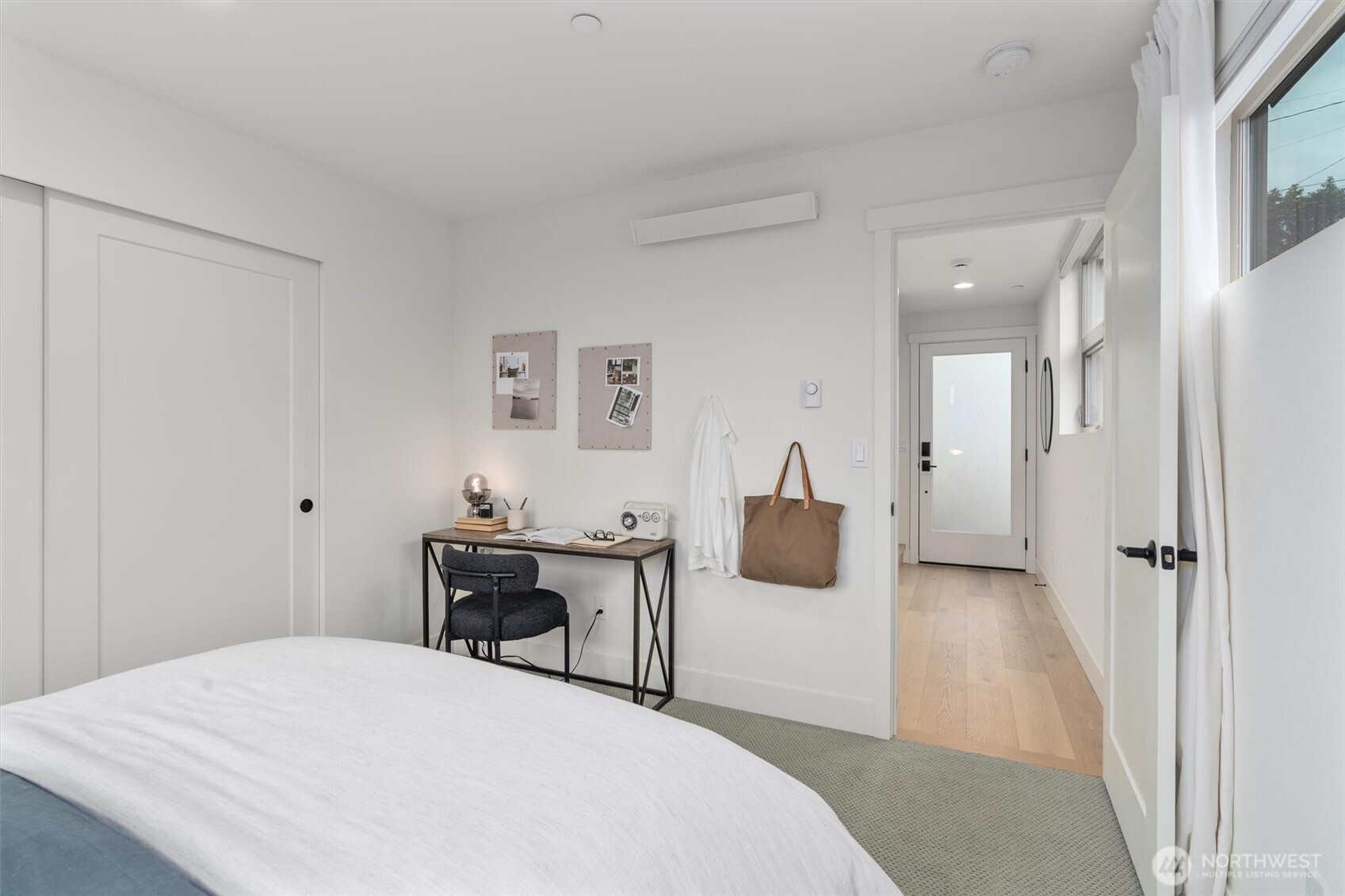 Seattle, Washington 98144, United States, 2 Bedrooms Bedrooms, ,2 BathroomsBathrooms,Residential,Active,120840