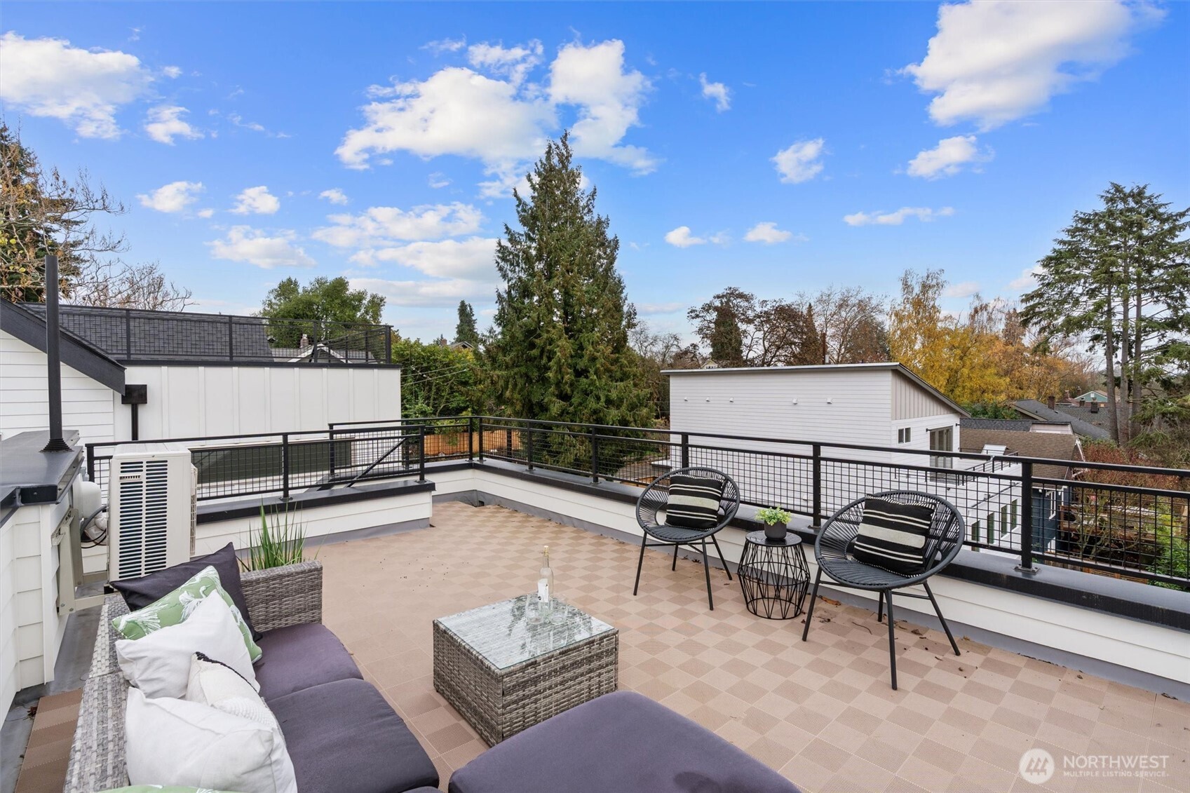 Seattle, Washington 98144, United States, 2 Bedrooms Bedrooms, ,2 BathroomsBathrooms,Residential,Active,120840