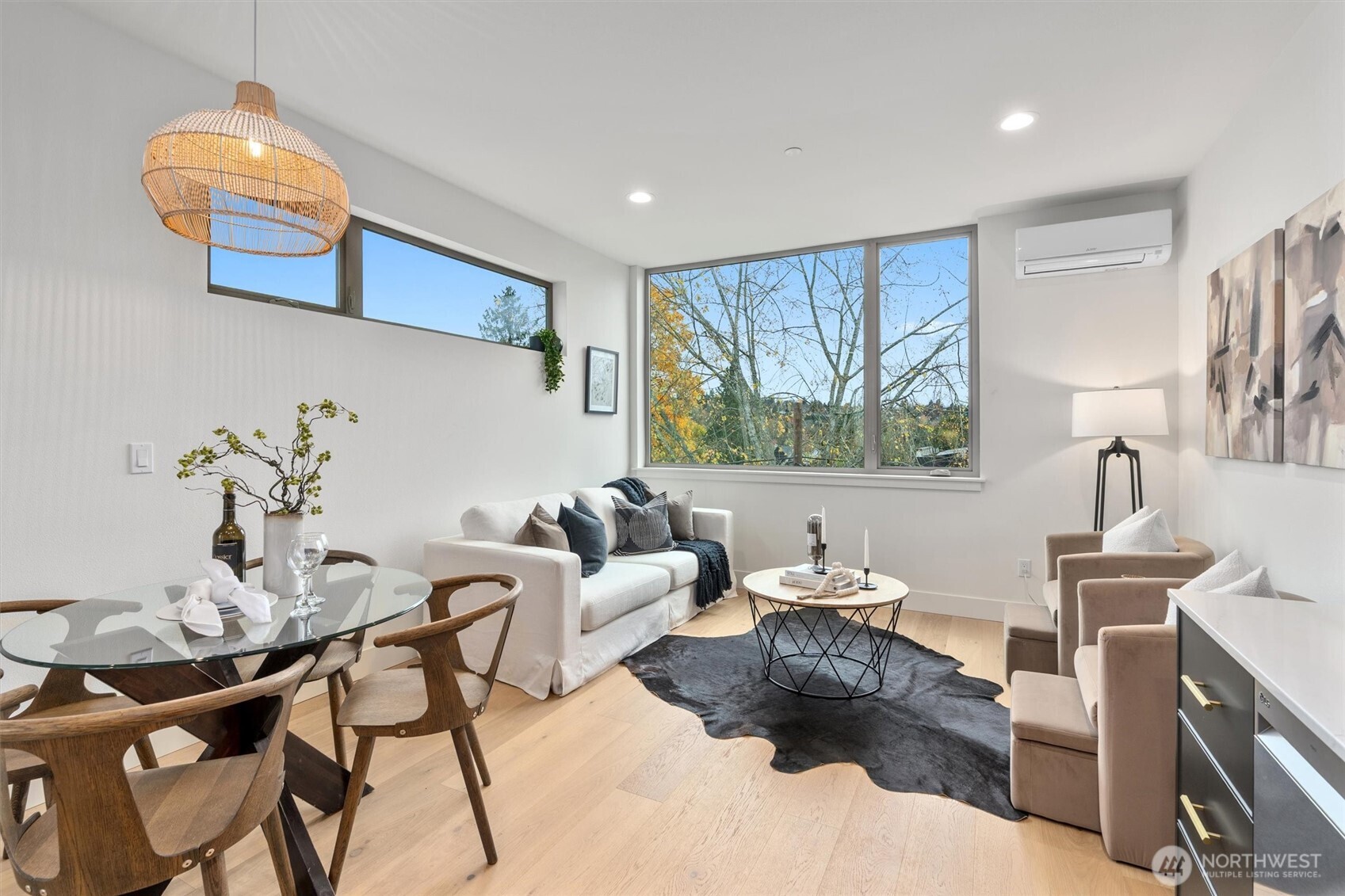 Seattle, Washington 98144, United States, 2 Bedrooms Bedrooms, ,2 BathroomsBathrooms,Residential,Active,120840