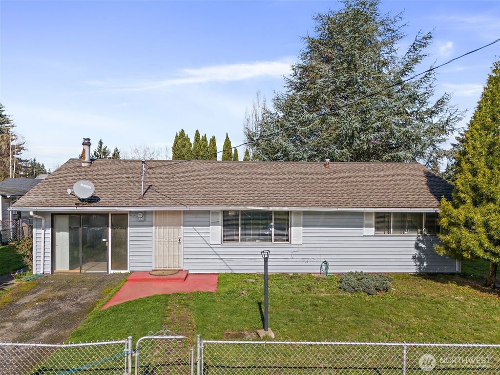 Photo of 15851 118th Avenue SE, Renton, WA 98058 (MLS # 2349231)
