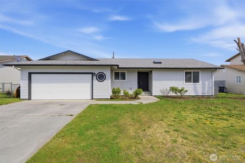 Photo of 725 NW Sunburst Court, Moses Lake, WA 98837 (MLS # 2511334)