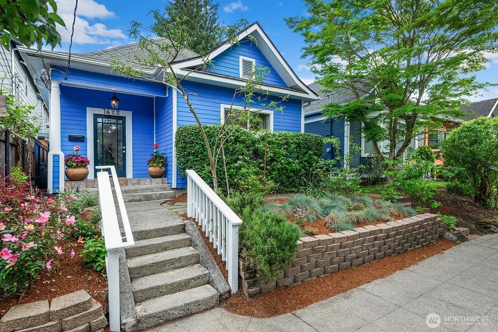 Photo of 1622 22ND Avenue, Seattle, WA 98122 (MLS # 2498987)