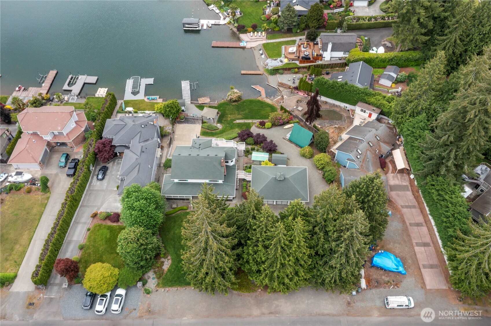 4217 Lakeridge Dr East