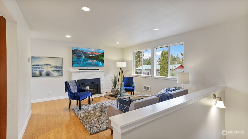 Photo of 12555 NE 156th Street, Woodinville, WA 98072 (MLS # 2194593)