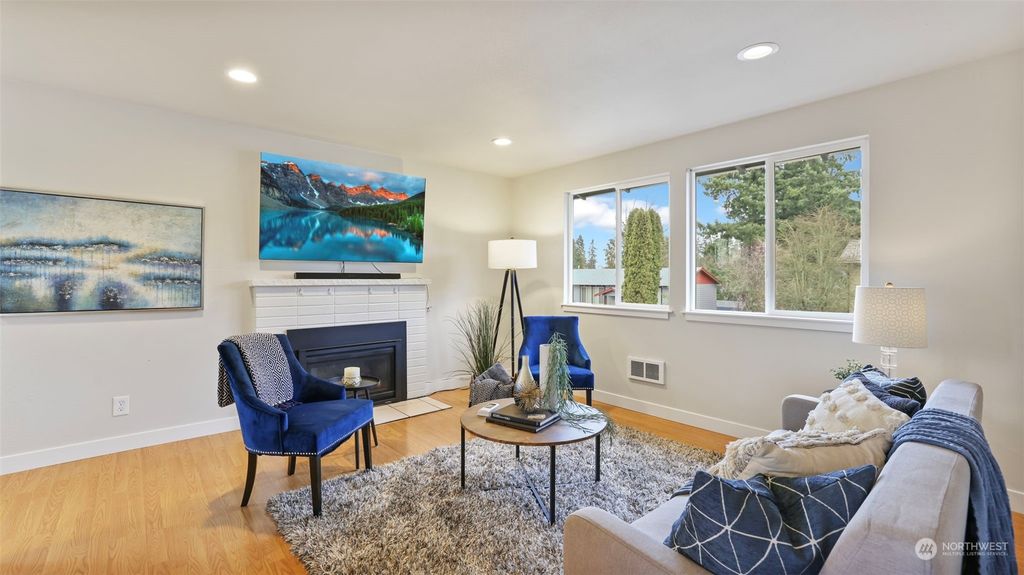 Photo of 12555 NE 156th Street, Woodinville, WA 98072 (MLS # 2194593)