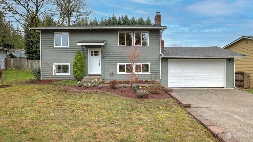 Photo of 12555 NE 156th Street, Woodinville, WA 98072 (MLS # 2194593)