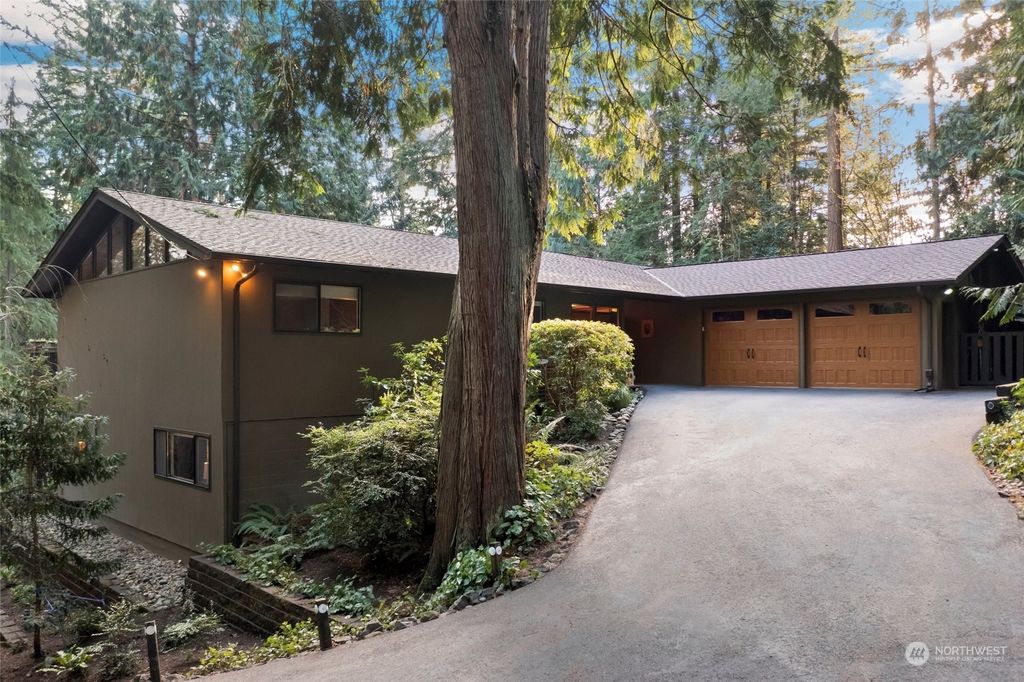 Photo of 18027 187th Avenue SE, Renton, WA 98058 (MLS # 2019852)