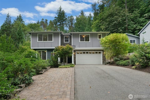 Photo of 6814 NE 129th Street, Kirkland, WA 98034 (MLS # 2571401)