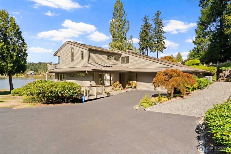 1804 Eagle Harbor Lane NE 4