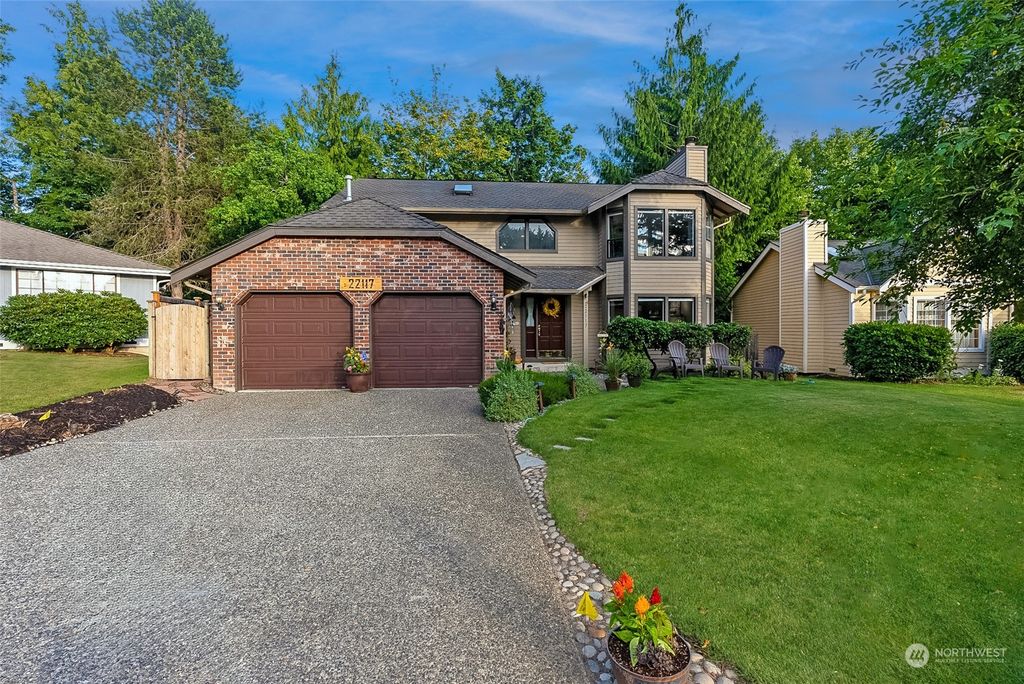 Photo of 22117 NE 10th Place, Sammamish, WA 98074 (MLS # 2139928)