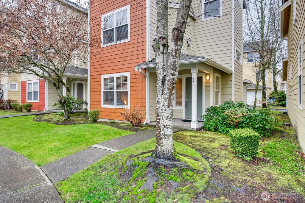 Photo of 530 224th Place NE, Sammamish, WA 98074 (MLS # 2425551)