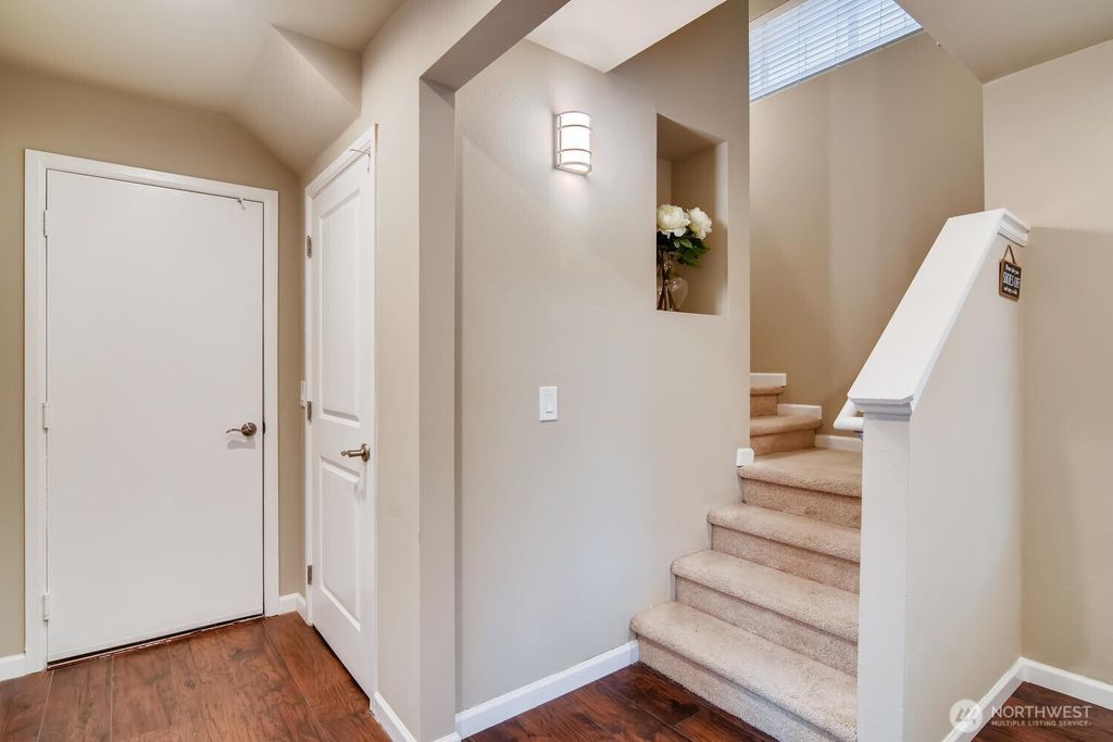 Photo of 530 224th Place NE, Sammamish, WA 98074 (MLS # 2425551)