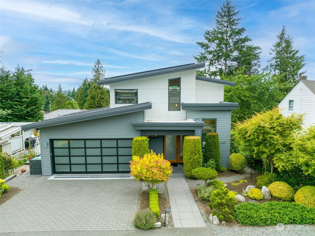Photo of 2427 64th Avenue SE, Mercer Island, WA 98040 (MLS # 2077249)