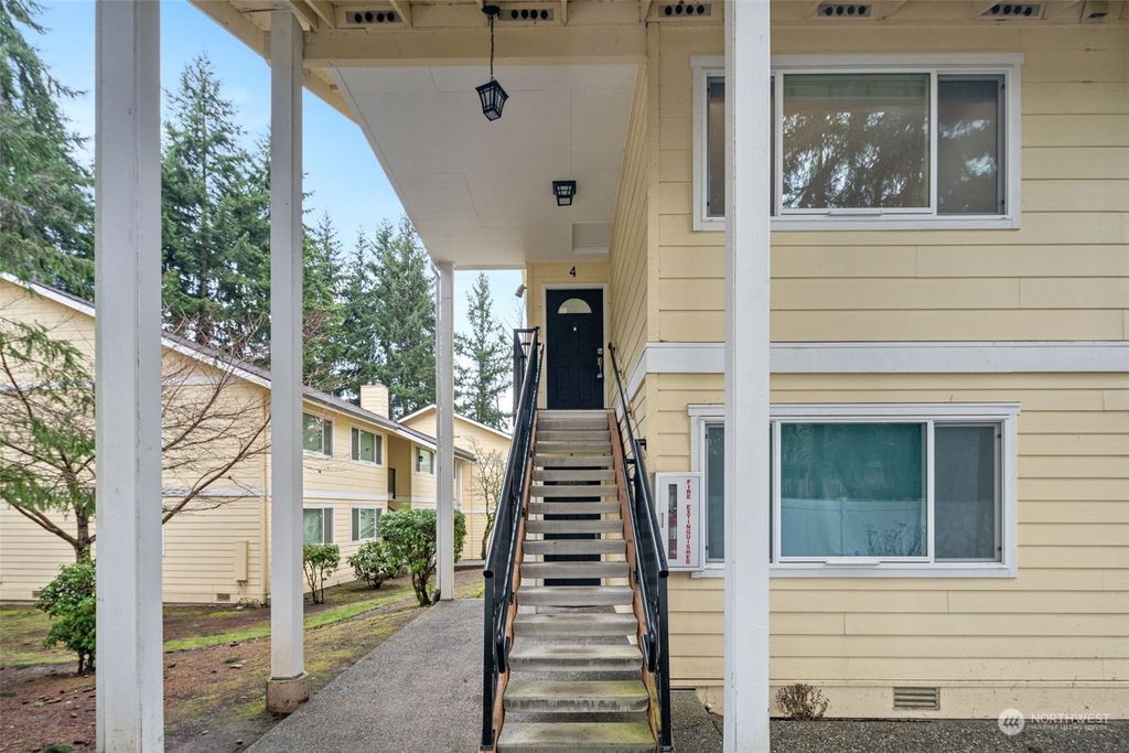Photo of 14611 NE 51st Pl #F4, Bellevue, WA 98007 (MLS # 2194503)