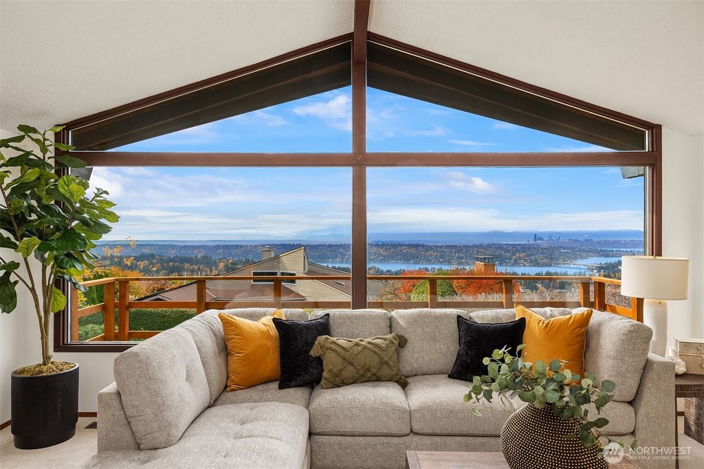 Photo of 4424 139th Avenue SE, Bellevue, WA 98006 (MLS # 2452665)