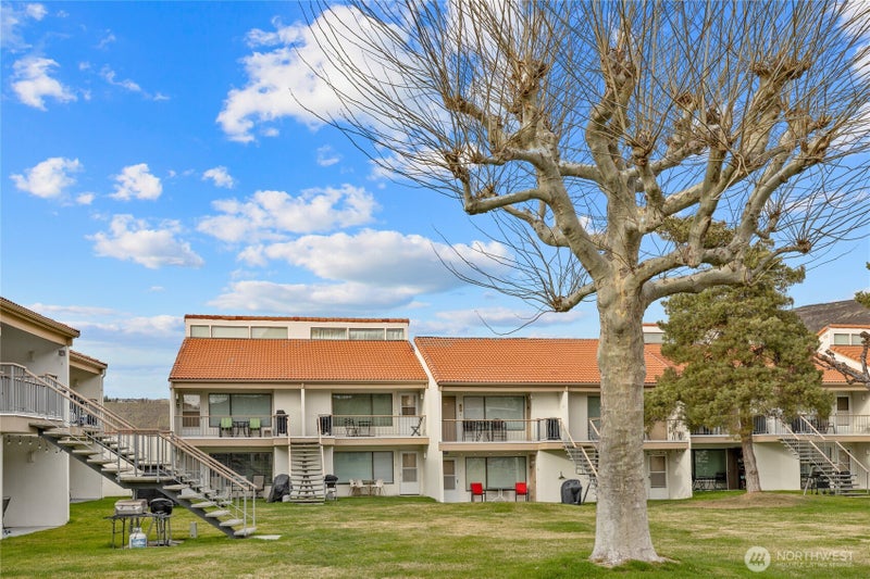 8903 Crescent Bar Road NW 172