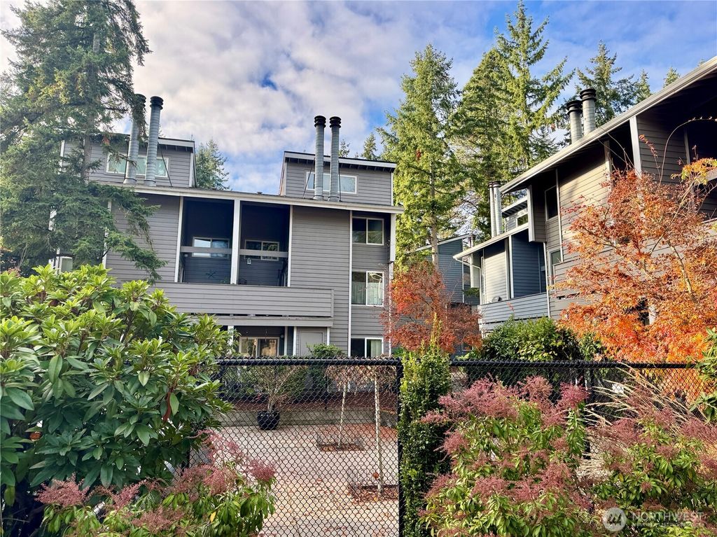 Photo of 3015 127th Place SE #N-21, Bellevue, WA 98005 (MLS # 2485555)