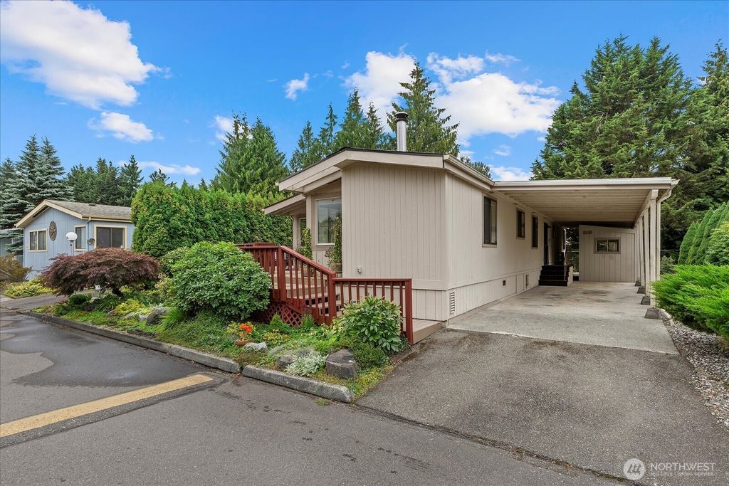 Photo of 1427 100th Street SW #67, Everett, WA 98204 (MLS # 2429949)