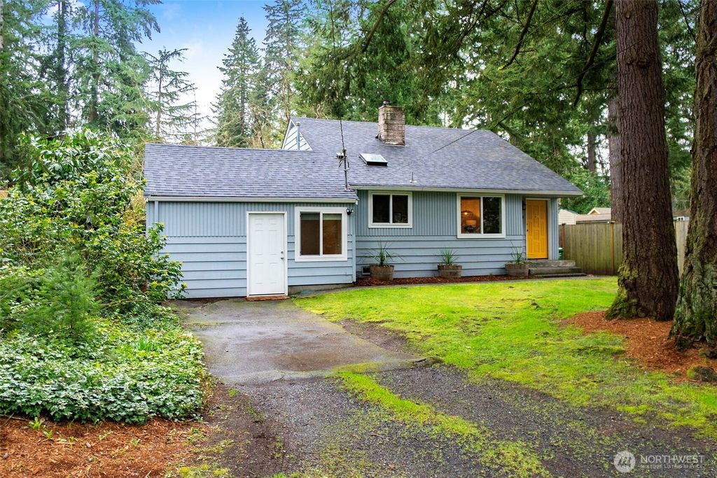 Photo of 13734 Stone Avenue N, Seattle, WA 98133 (MLS # 2351341)