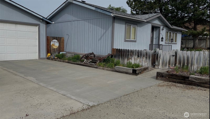 3 Sand Flat Rd