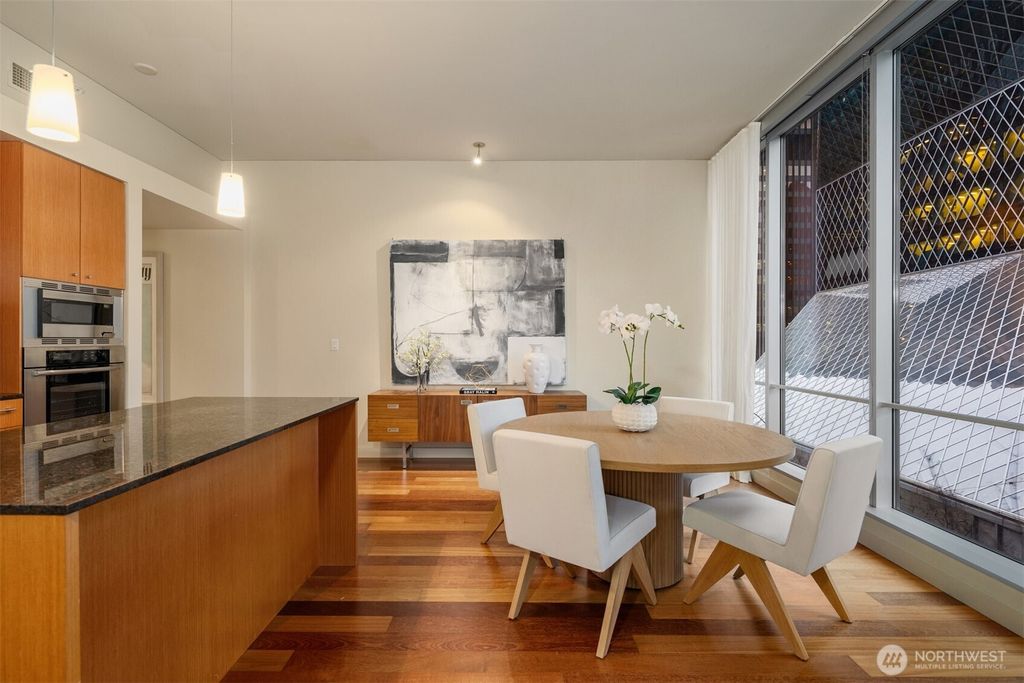 listing image 9367358071305729555