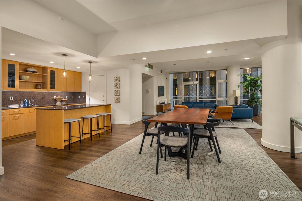 listing image 9367342068583700089