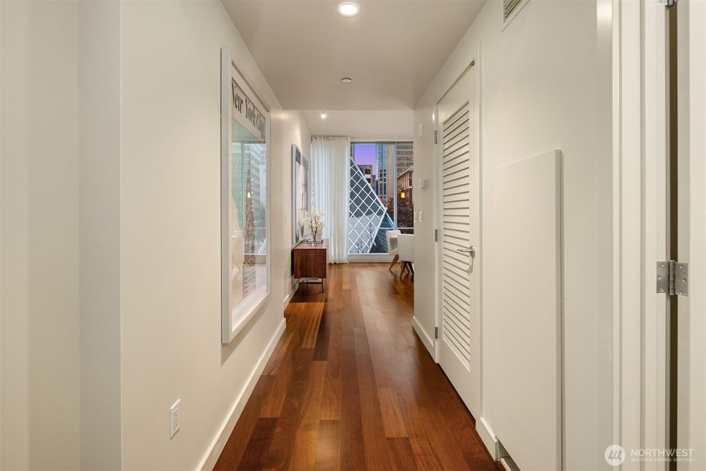 listing image 9364978150465438751