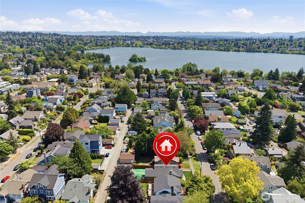 Photo of 710 N 68th Street, Seattle, WA 98103 (MLS # 2529815)