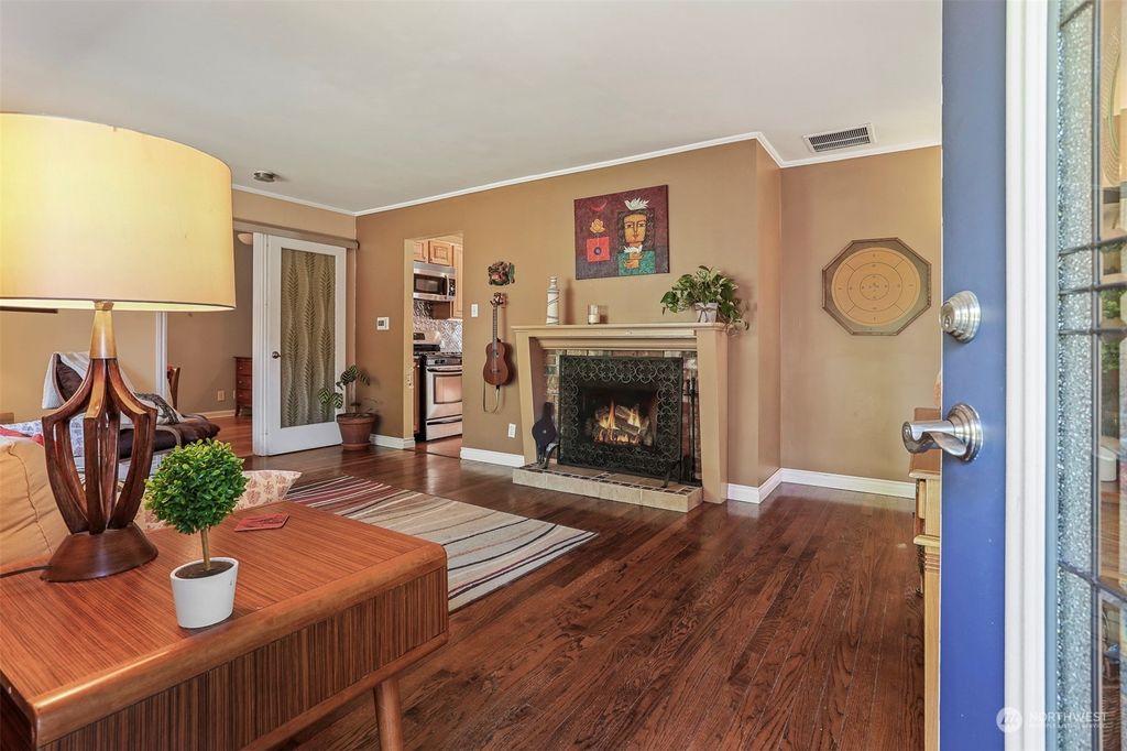 Photo of 9719 33rd Avenue SW, Seattle, WA 98126 (MLS # 2235298)