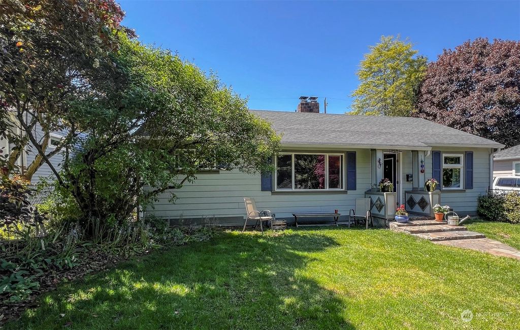 Photo of 9719 33rd Avenue SW, Seattle, WA 98126 (MLS # 2235298)
