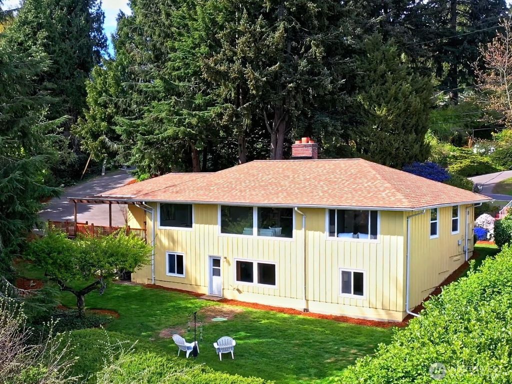 Photo of 1429 SW 170th Street, Normandy Park, WA 98166 (MLS # 2515773)