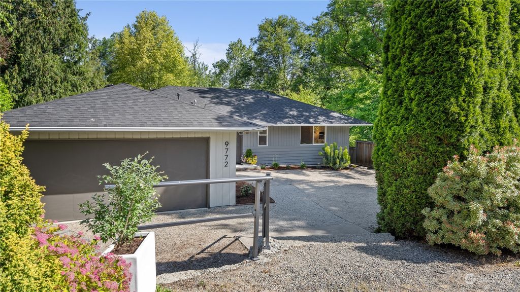Photo of 9772 SE 41st Street SE, Mercer Island, WA 98040 (MLS # 2071716)