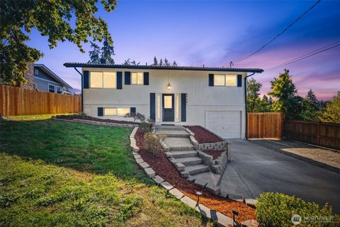 Photo of 5716 96th Street E, Puyallup, WA 98371 (MLS # 2442460)