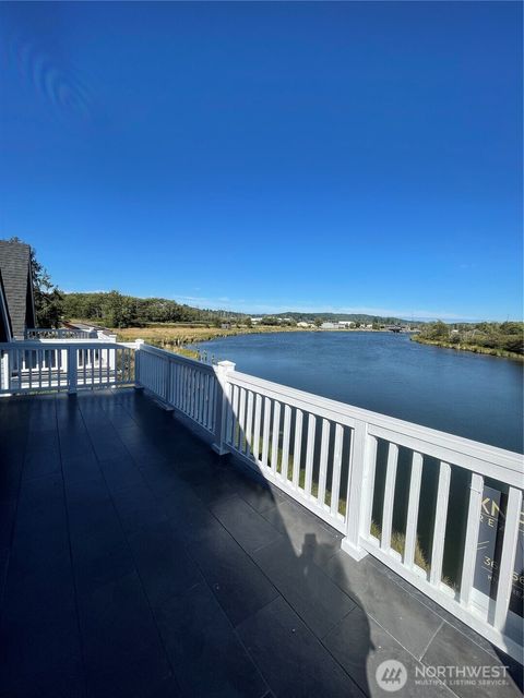 Photo of 345 Island Lane, Raymond, WA 98577 (MLS # 2444097)