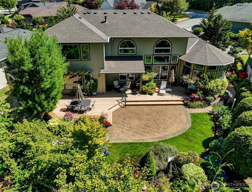 Photo of 12521 237th Way NE, Redmond, WA 98053 (MLS # 2492576)