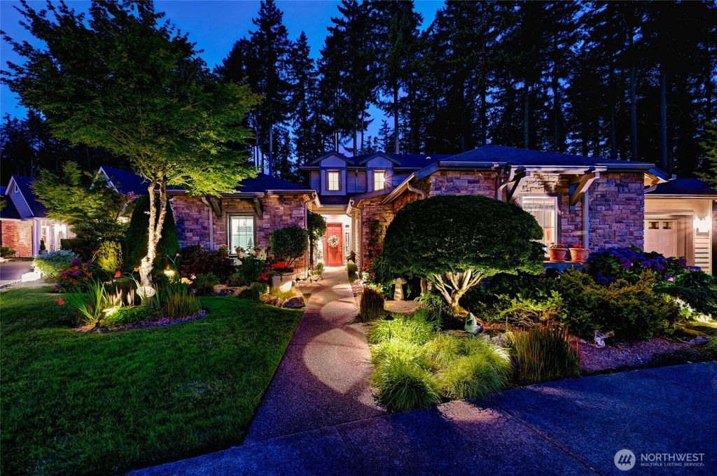 Photo of 12521 237th Way NE, Redmond, WA 98053 (MLS # 2492576)