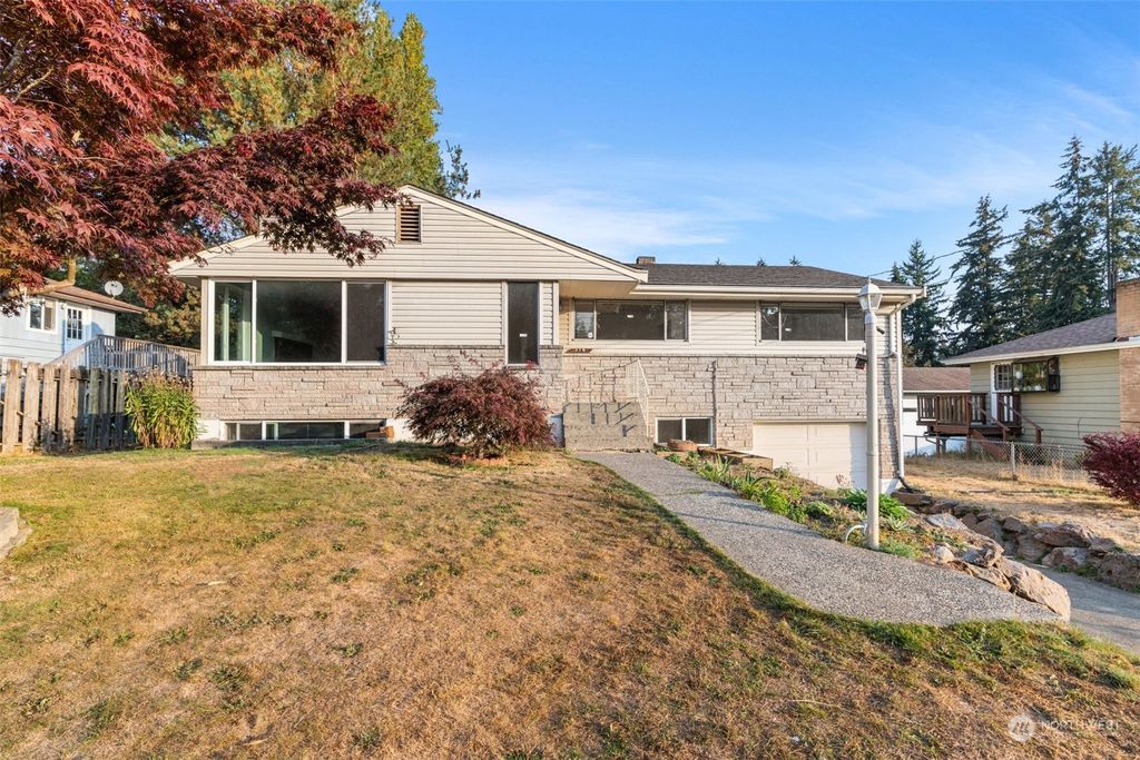 Photo of 316 NE 193rd Street, Shoreline, WA 98155 (MLS # 1994413)