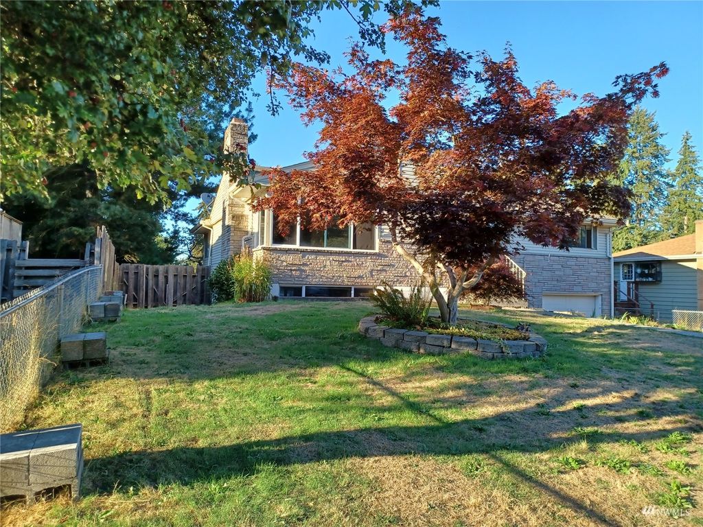 Photo of 316 NE 193rd Street, Shoreline, WA 98155 (MLS # 1994413)