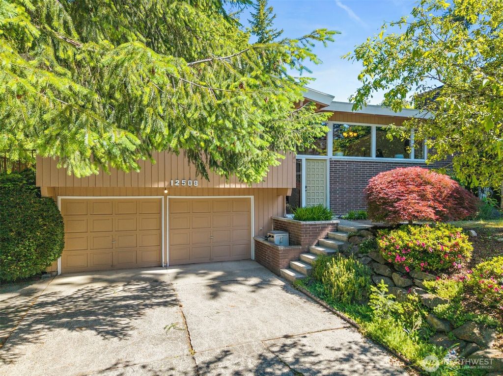 Photo of 12508 SE 60th Street, Bellevue, WA 98006 (MLS # 2382286)
