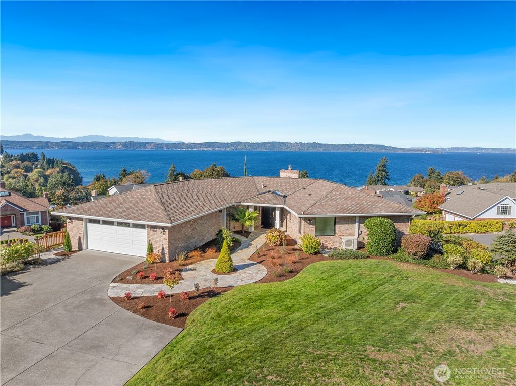 Photo of 31012 36th Avenue SW, Federal Way, WA 98023 (MLS # 2515279)